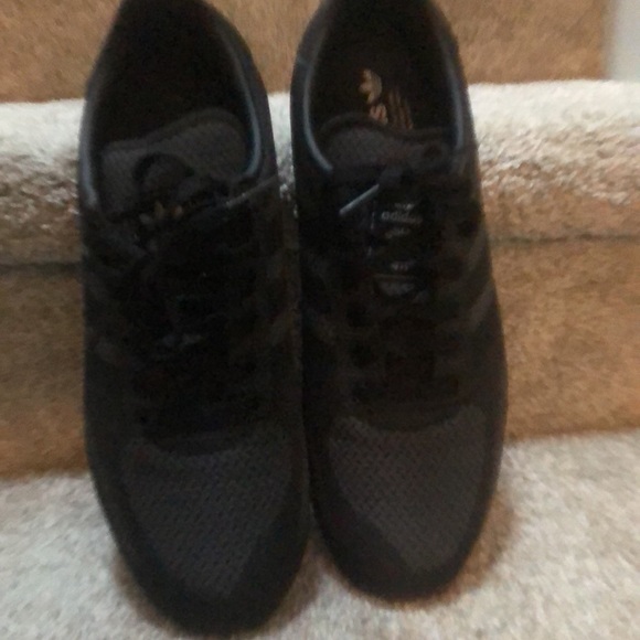 Addidas LA trainers. Brand new - worn once - Picture 4 of 4